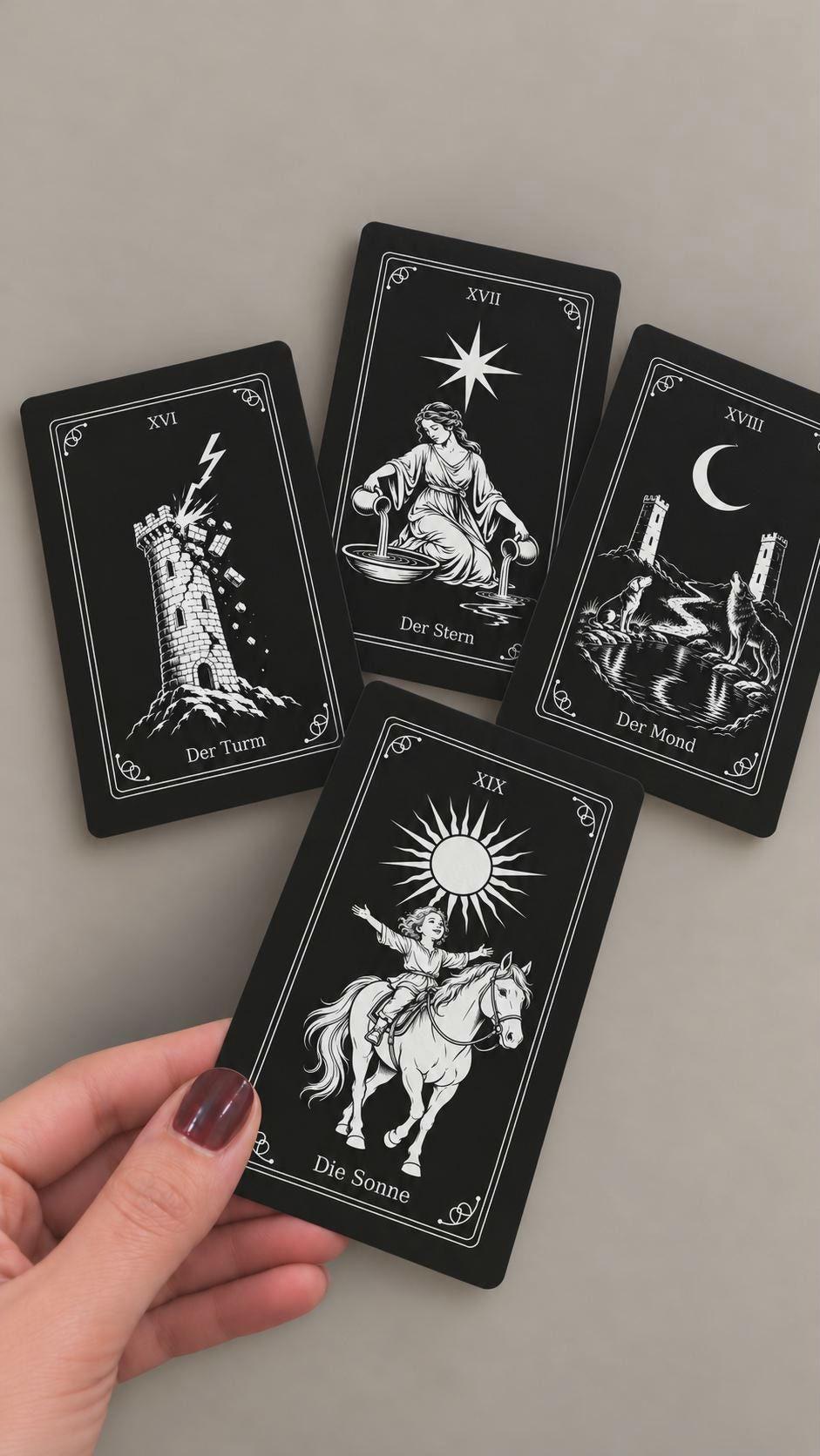 Nachtlinie – Schwarz-Weiß-Tarot mit 78 Karten – Produktansicht 5